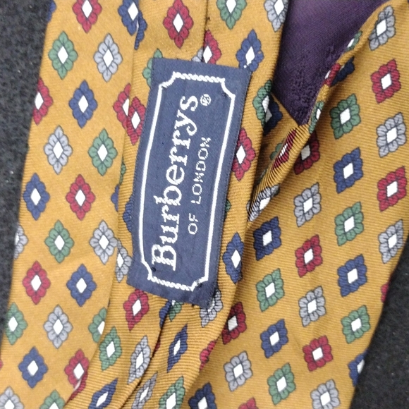 Burberry - Picture 3 of 3